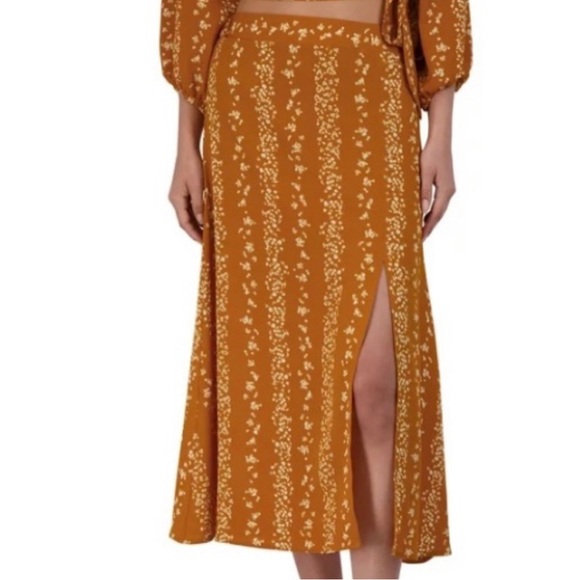 BCBG Dresses & Skirts - 🌟NWT—BCBG Paris Floral Maxi Skirt